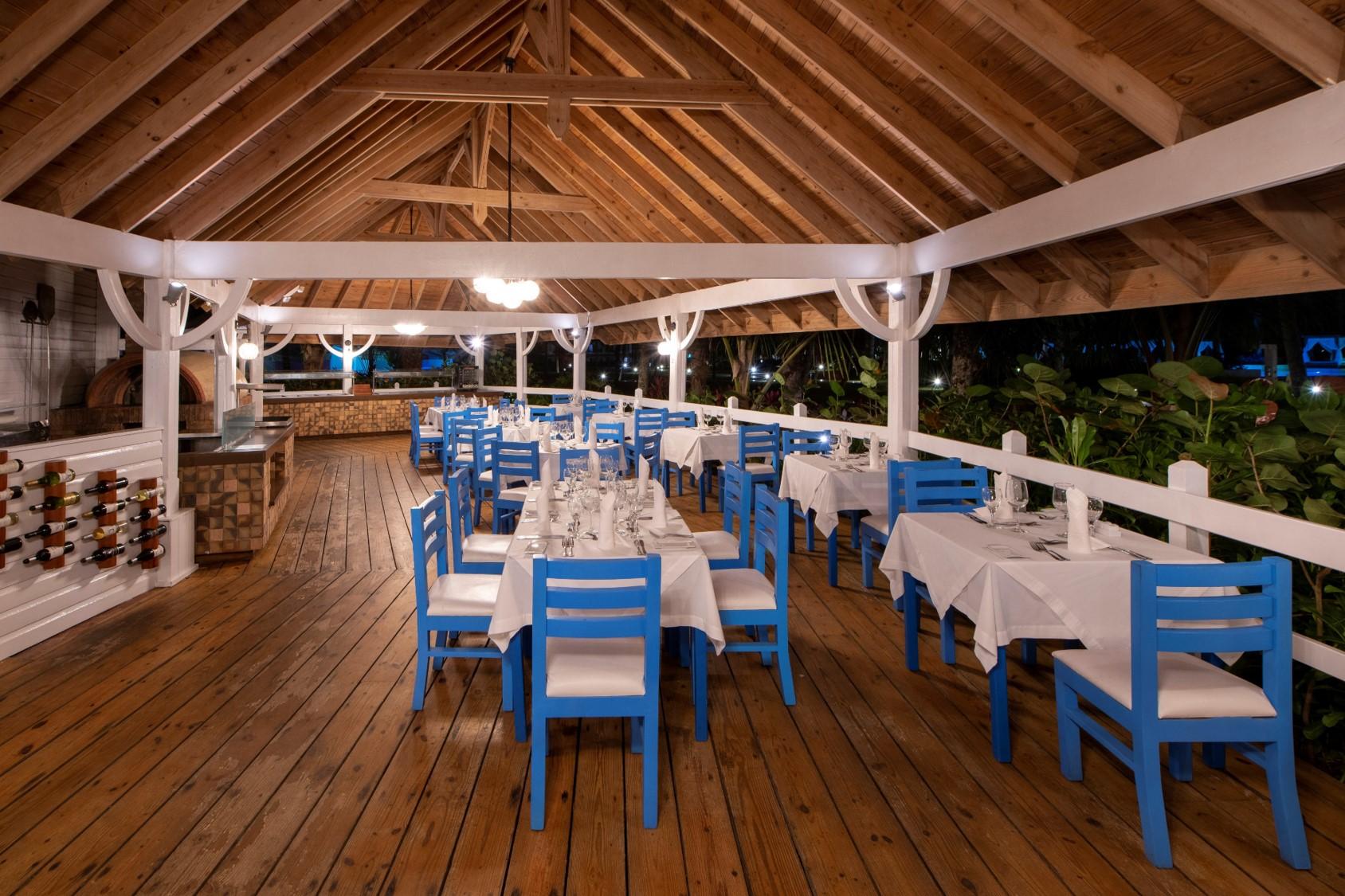 Viva V Samana By Wyndham, A Trademark Adults All Inclusive Las Terrenas Exterior foto Restaurant at the Hotel