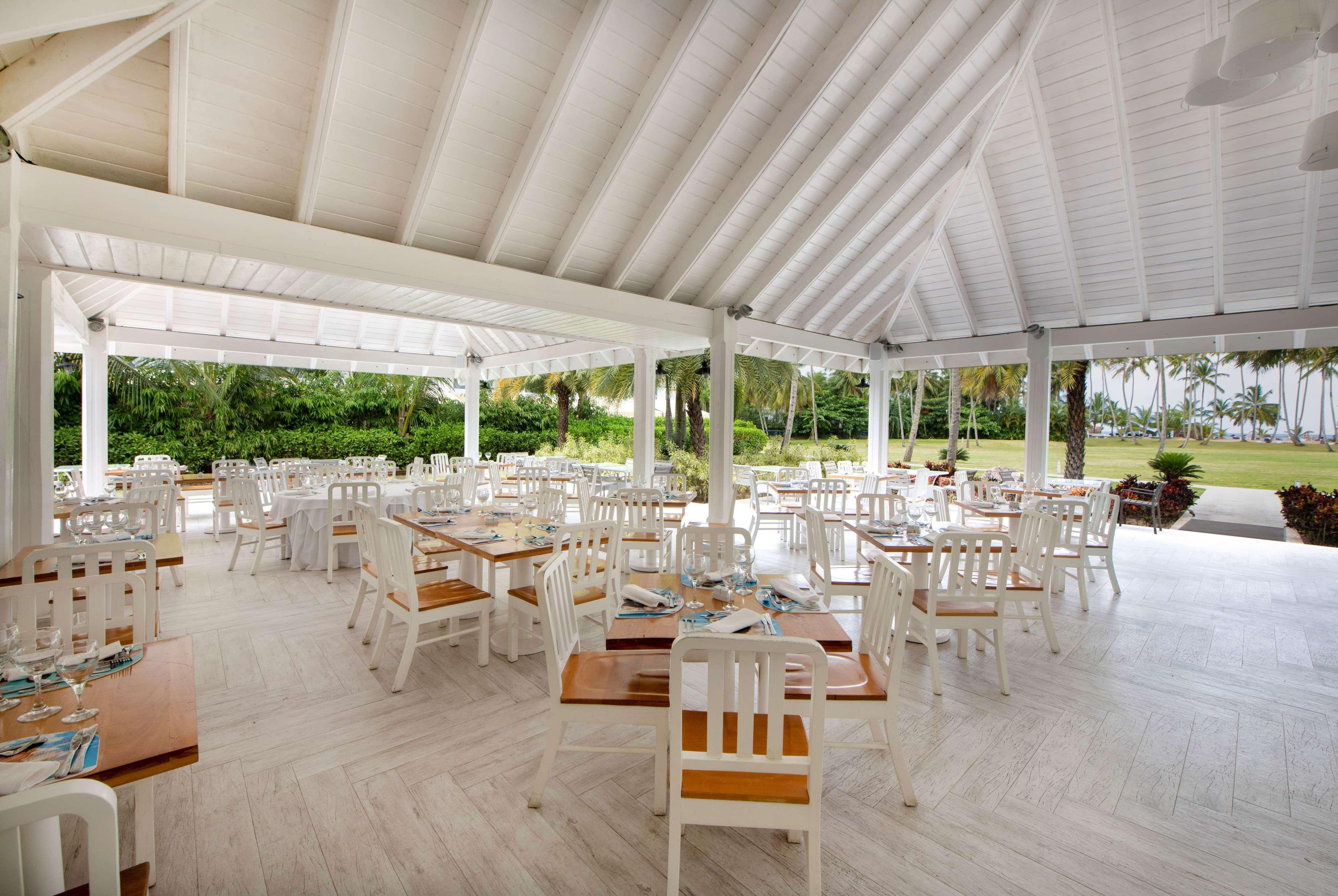 Viva V Samana By Wyndham, A Trademark Adults All Inclusive Las Terrenas Exterior foto The interior of the restaurant