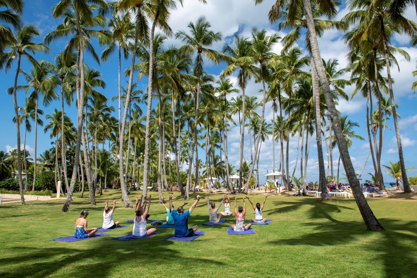 Viva V Samana By Wyndham, A Trademark Adults All Inclusive Las Terrenas Exterior foto Yoga at the Hard Rock Hotel & Casino Punta Cana