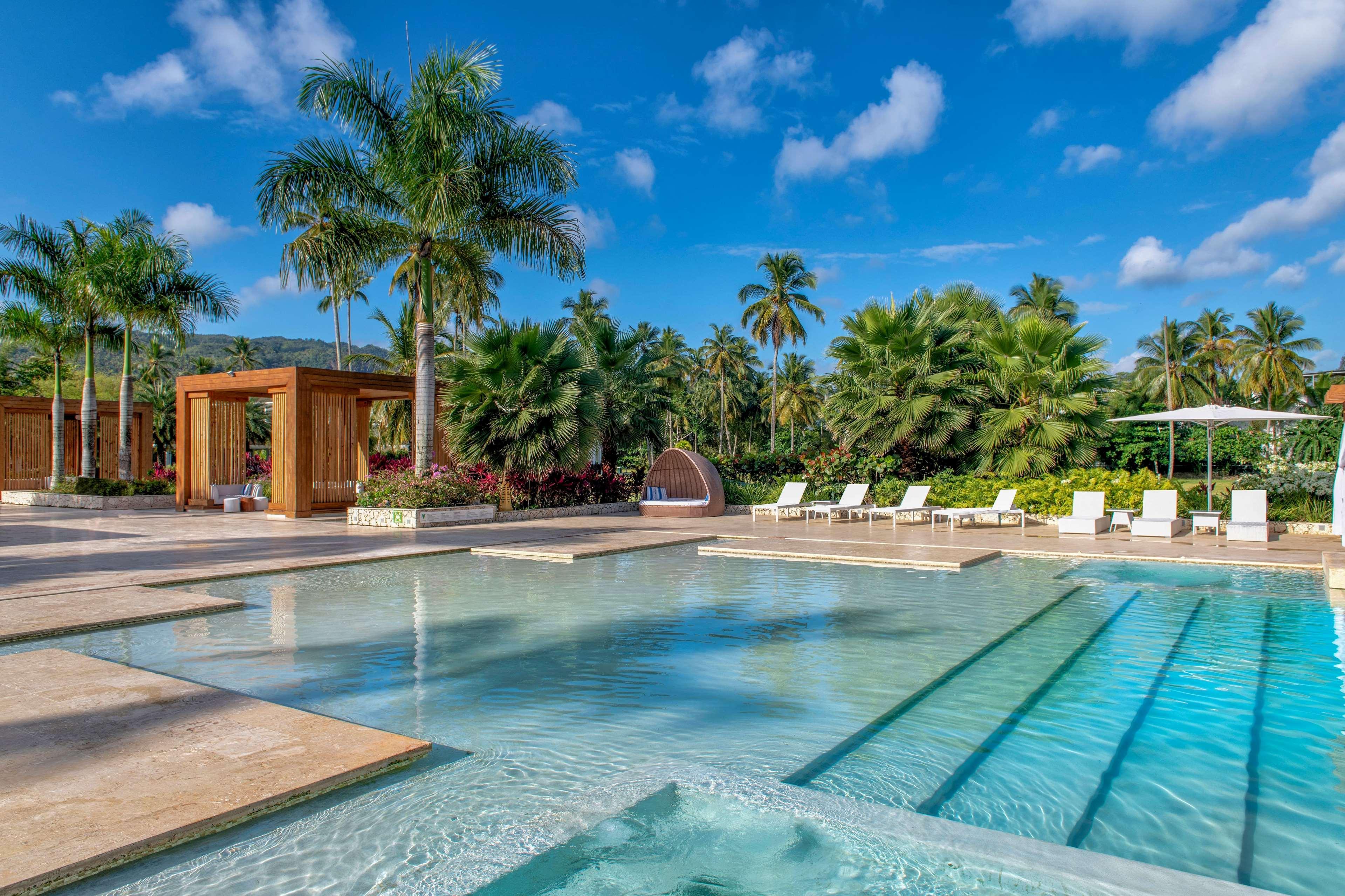 Viva V Samana By Wyndham, A Trademark Adults All Inclusive Las Terrenas Exterior foto The swimming pool at the Four Seasons Resort