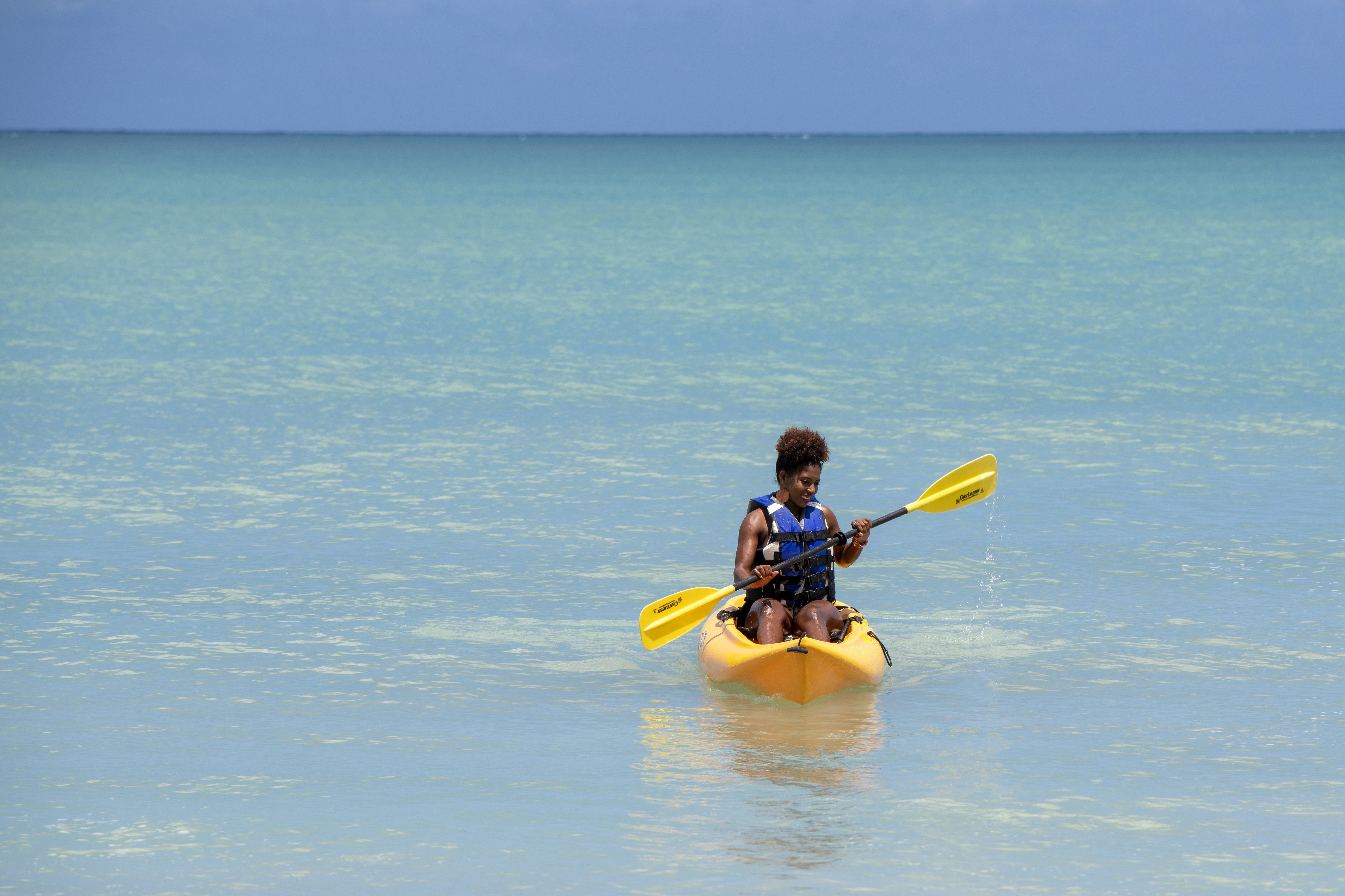 Viva V Samana By Wyndham, A Trademark Adults All Inclusive Las Terrenas Exterior foto Kayaking at the Great Barrier Reef