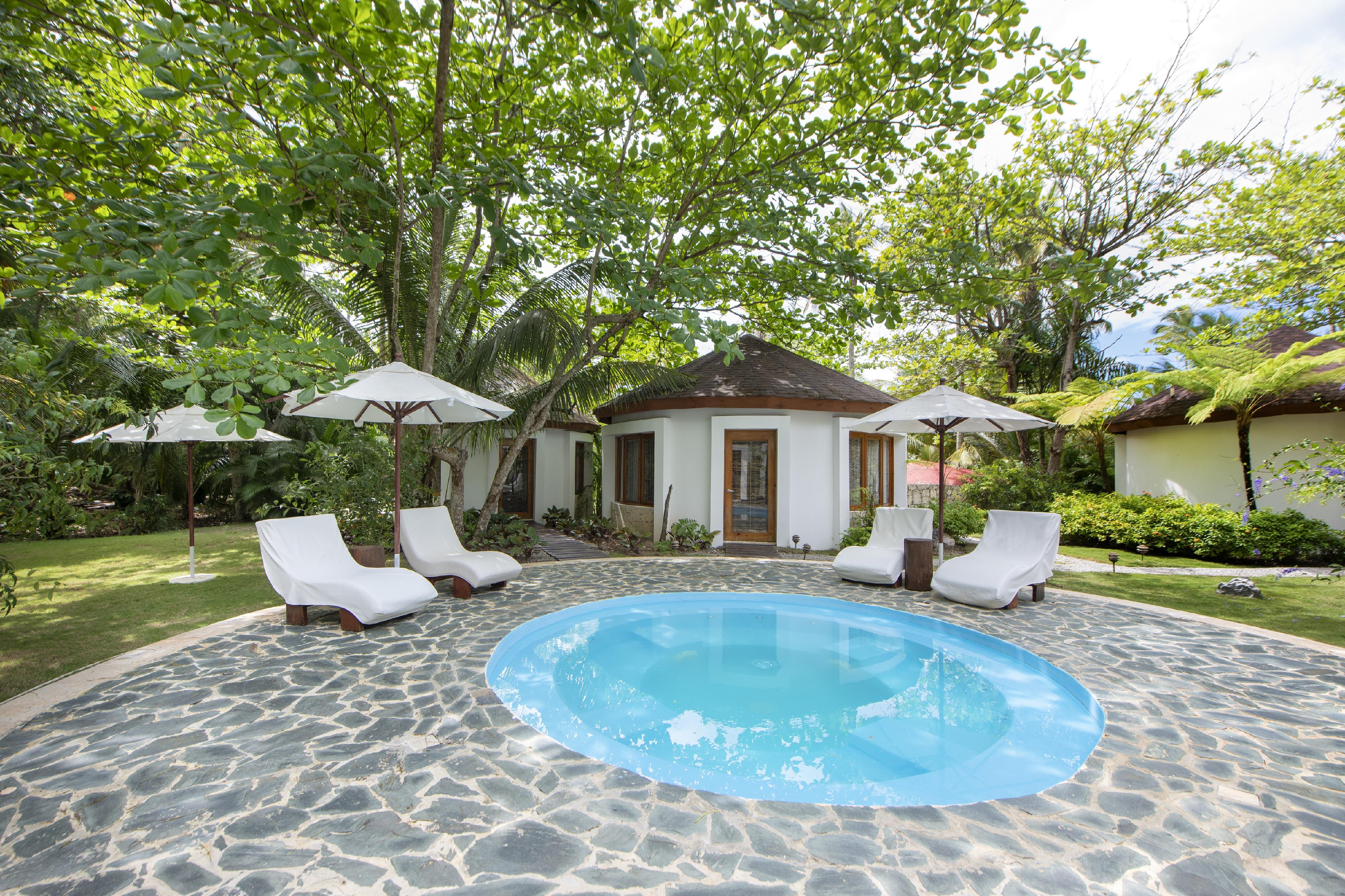 Viva V Samana By Wyndham, A Trademark Adults All Inclusive Las Terrenas Exterior foto A pool at the resort
