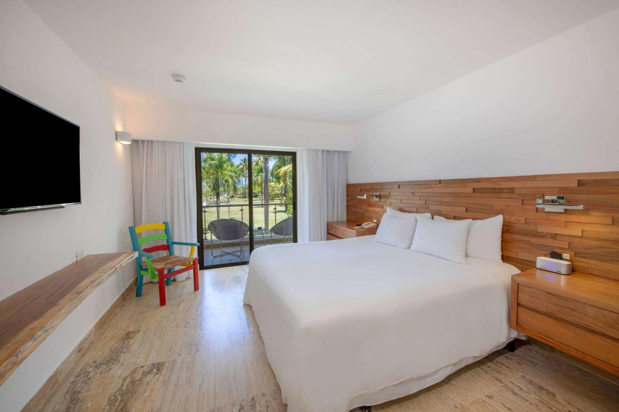 Viva V Samana By Wyndham, A Trademark Adults All Inclusive Las Terrenas Exterior foto A room at the hotel