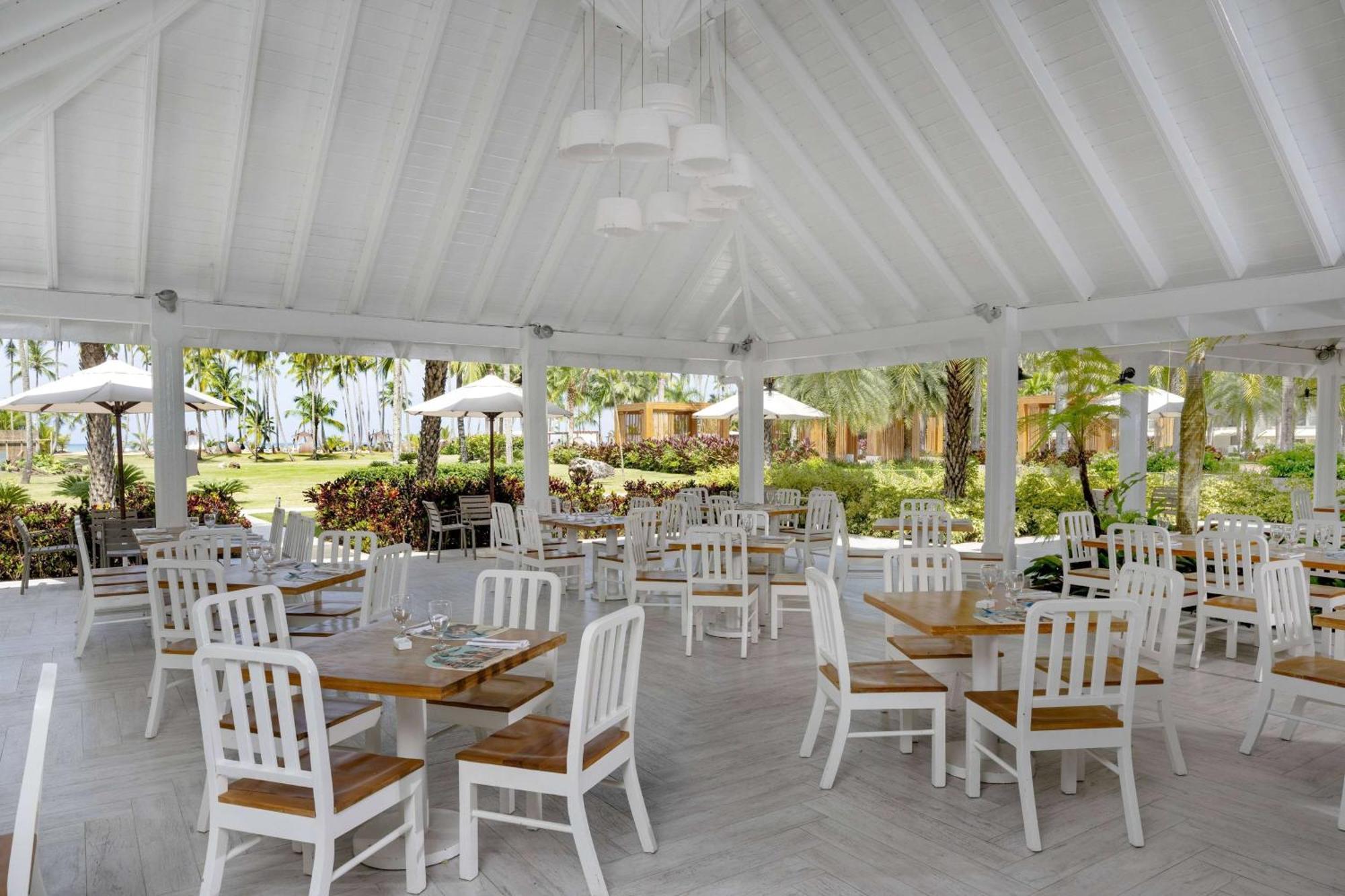 Viva V Samana By Wyndham, A Trademark Adults All Inclusive Las Terrenas Exterior foto The interior of the restaurant